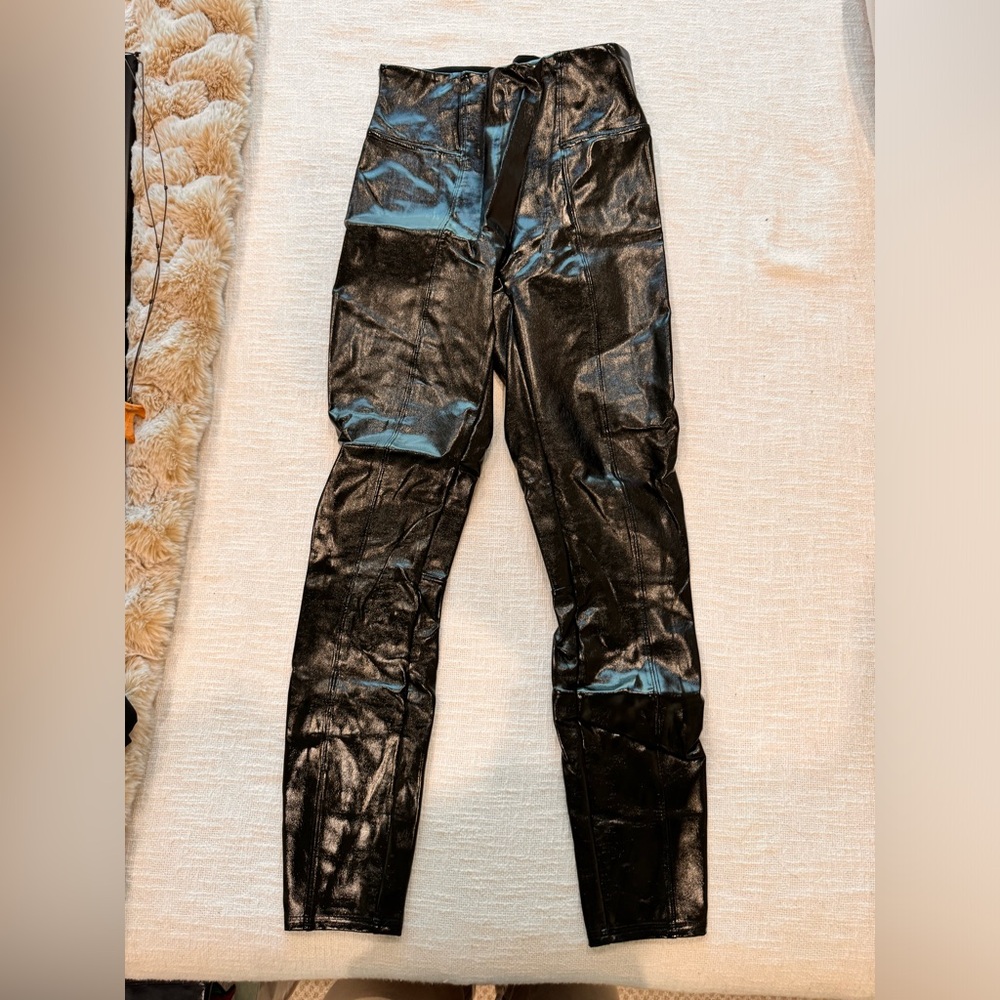 Spanx faux leather legging. Size small color black